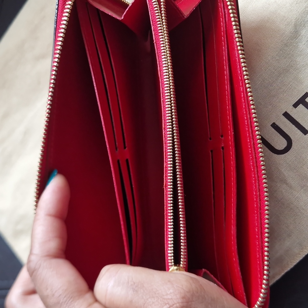 Louis Vuitton Red Wallet - Picture 4 of 8